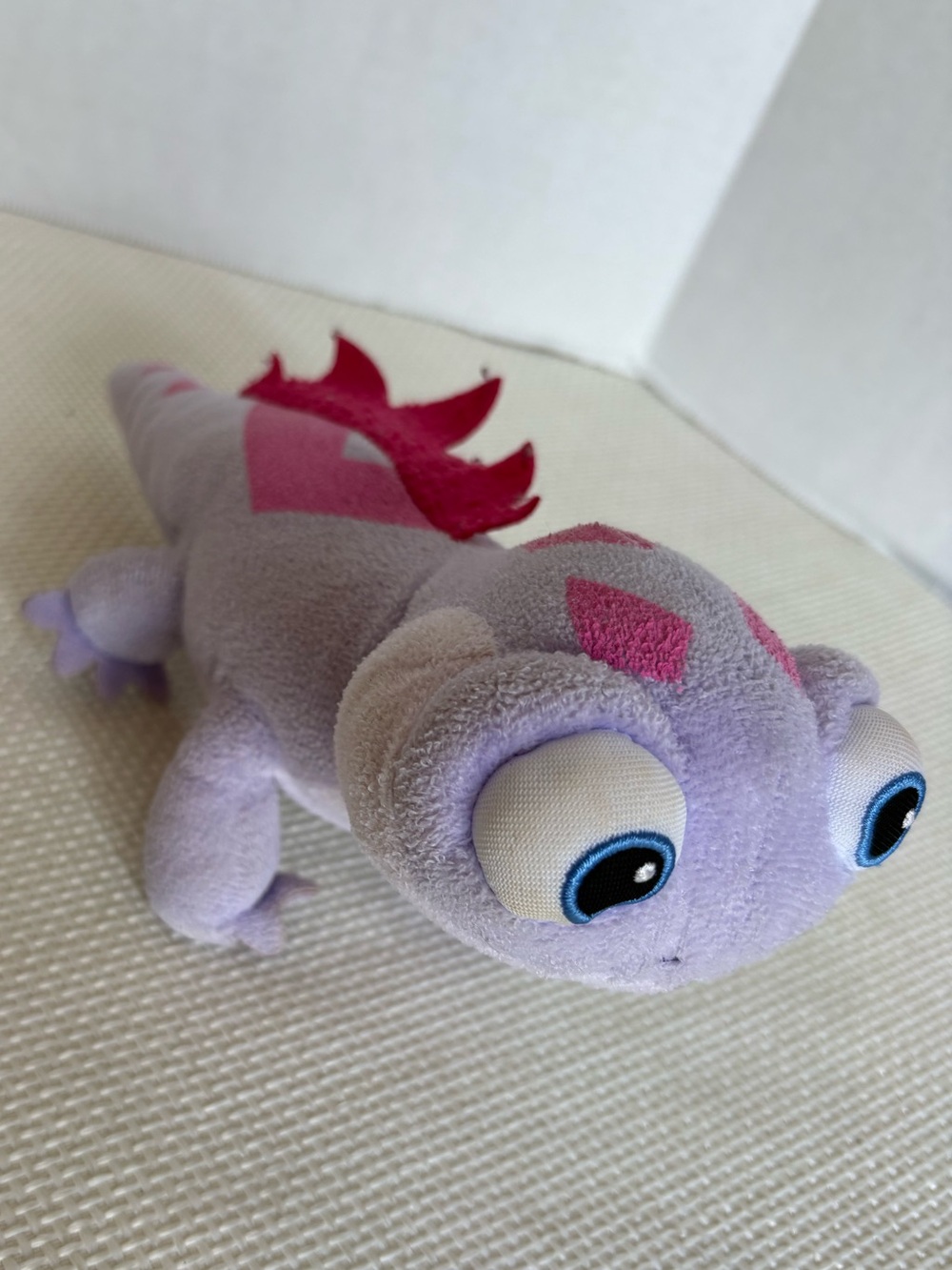 Disney Frozen 2 BRUNI THE FIRE SPIRIT SALAMANDER 8" PLUSH STUFFED ANIMAL